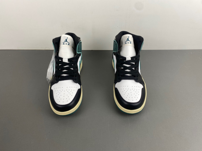 Air Jordan 1 Mid 