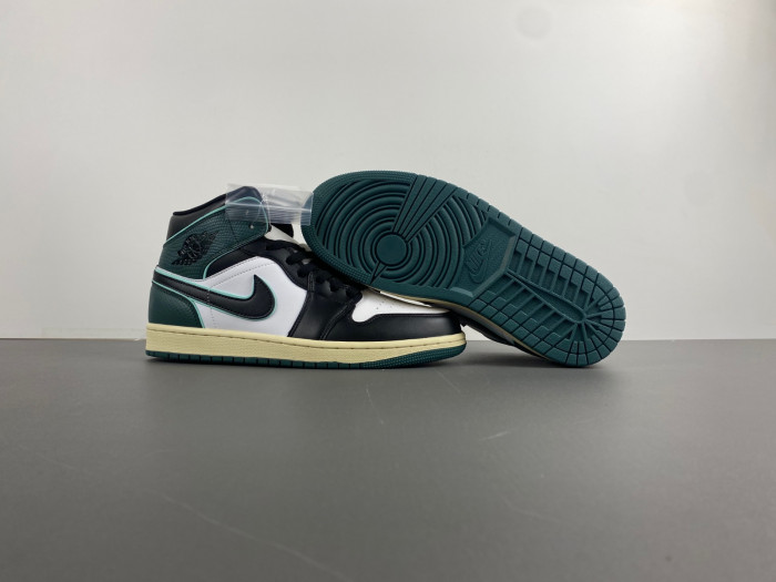 Air Jordan 1 Mid 