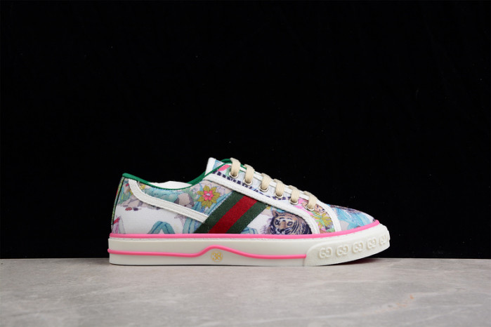 G*u*i* trainer sneaker79