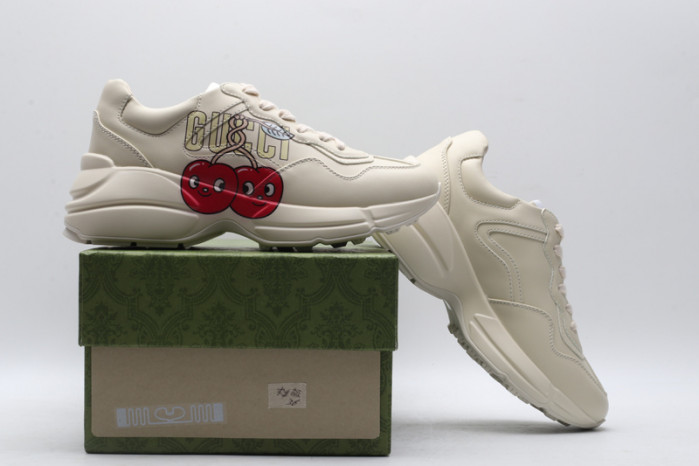 G*u*i* trainer sneaker46