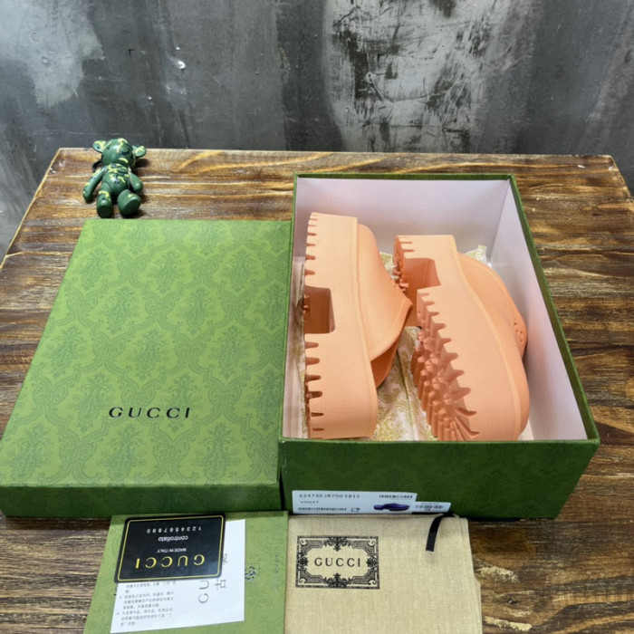 G*u*i* sandal 147