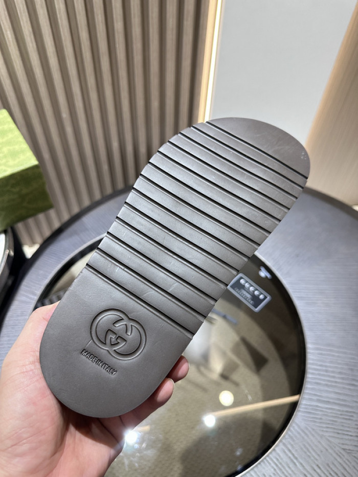 G*u*i* sandal 138