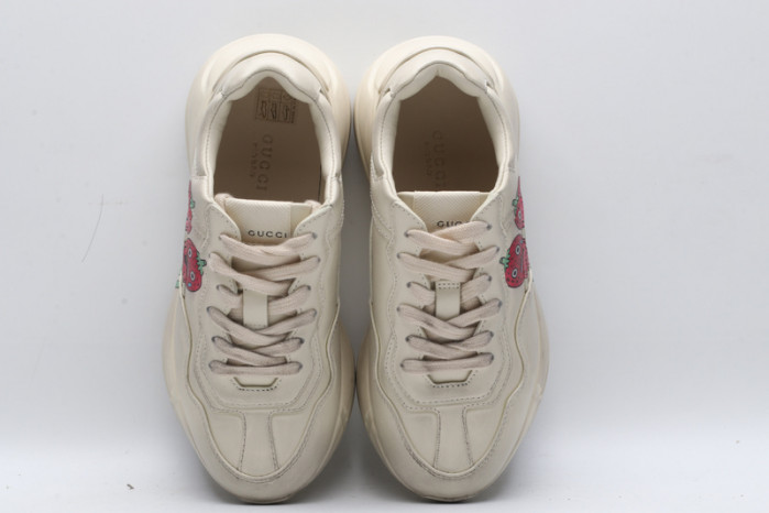 G*u*i* trainer sneaker106