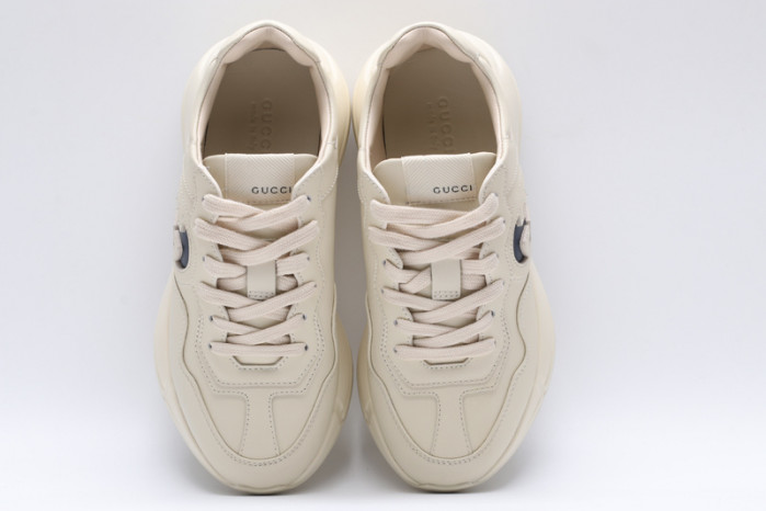 G*u*i* trainer sneaker125