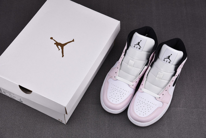 Air Jordan 1 Mid 