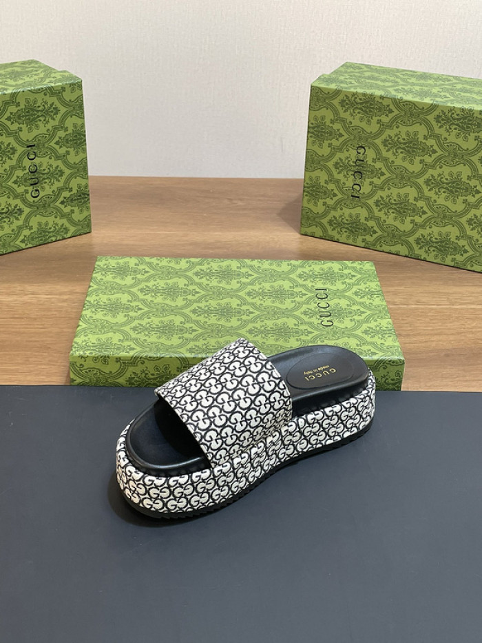 G*u*i* sandal 180