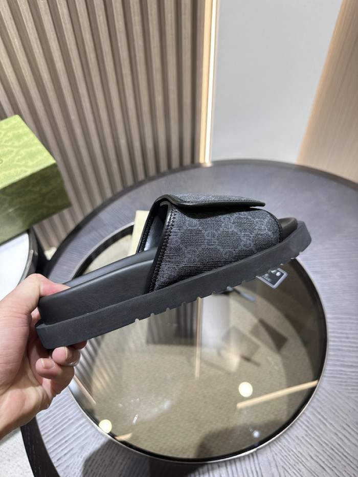 G*u*i* sandal 137