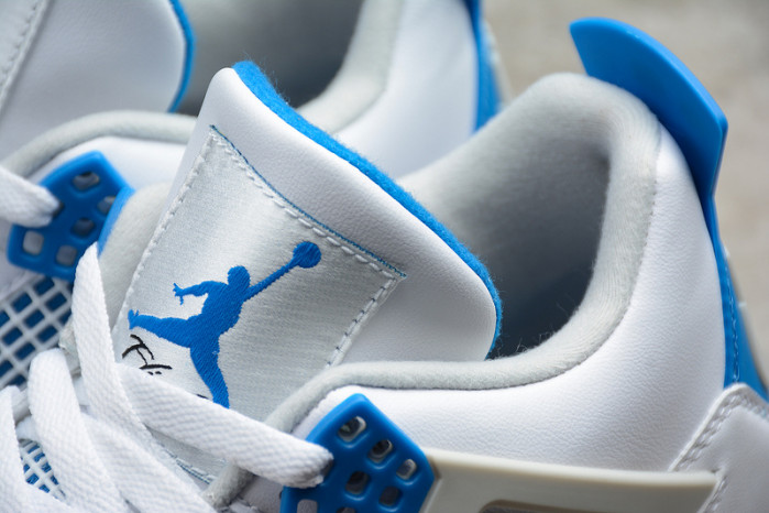 AIR JORDAN 4 RETRO 