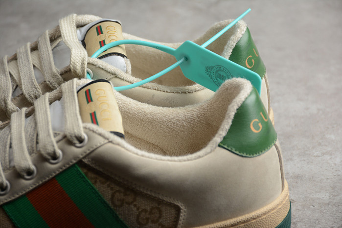 G*u*i* trainer sneaker 87