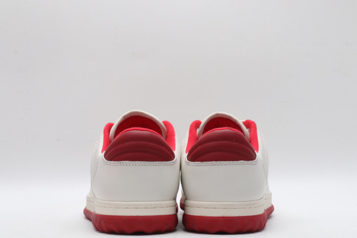 G*u*i* sneaker