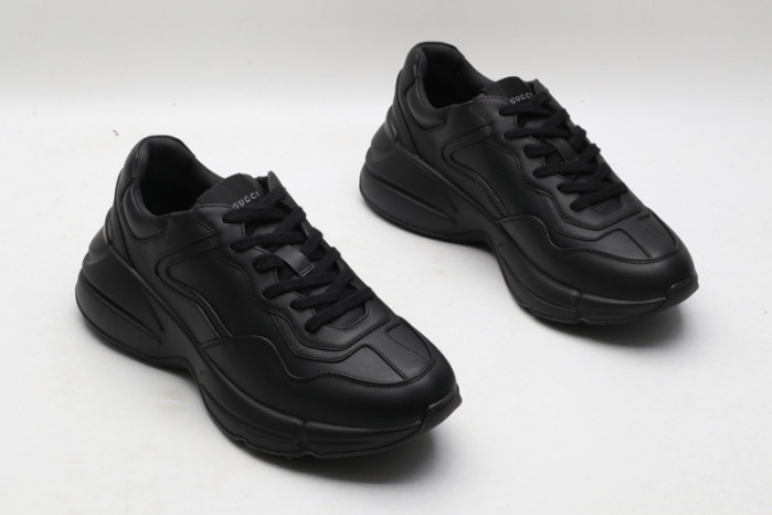 G*u*i* trainer sneaker105