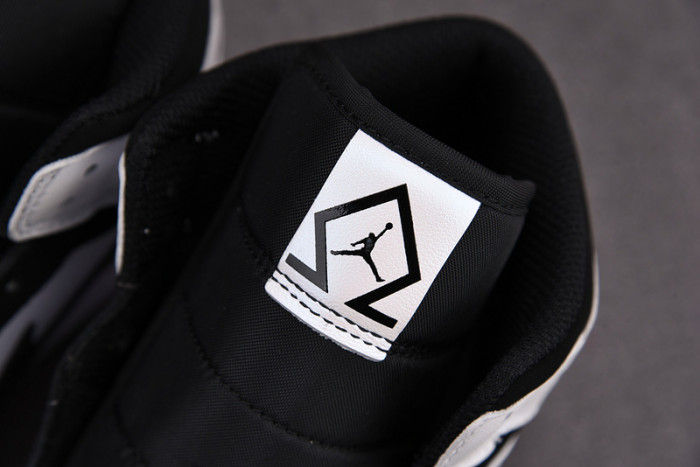 Air Jordan 1 Mid SE 
