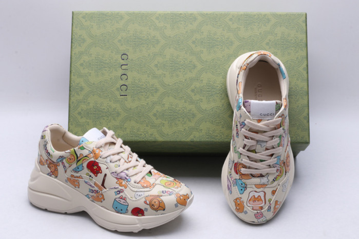 G*u*i* trainer sneaker41
