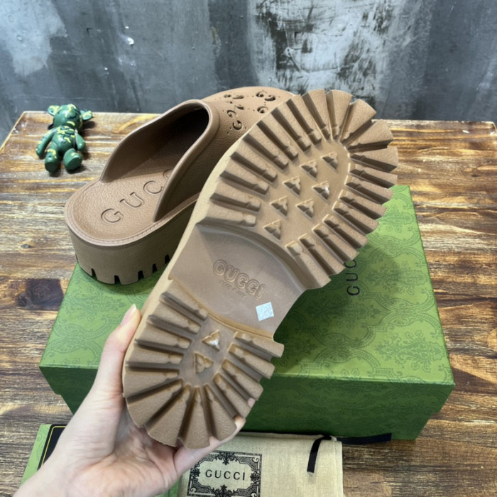 G*u*i* sandal 142