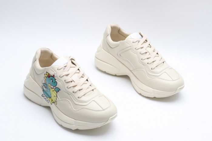 G*u*i* trainer sneaker121