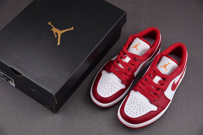 AIR JORDAN 1 LOW 