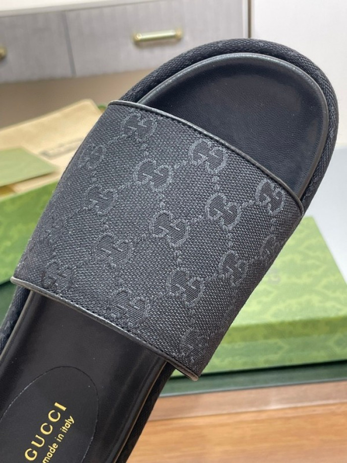 G*u*i* sandal 166