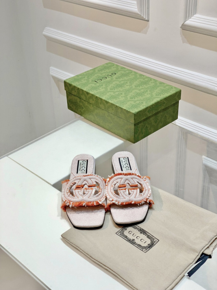 G*u*i* sandal 209