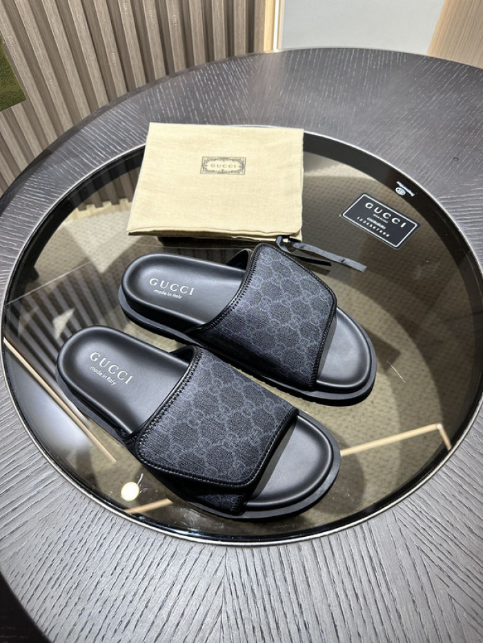G*u*i* sandal 137