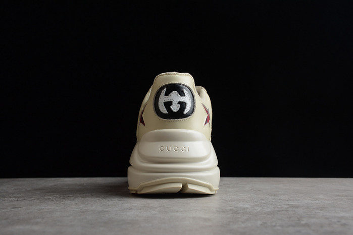 G*u*i* trainer sneaker 84