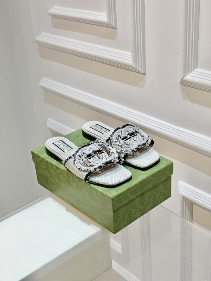 G*u*i* sandal 202
