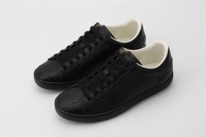 G*u*i* trainer sneaker71