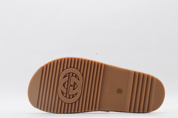 G*u*i* sandal72