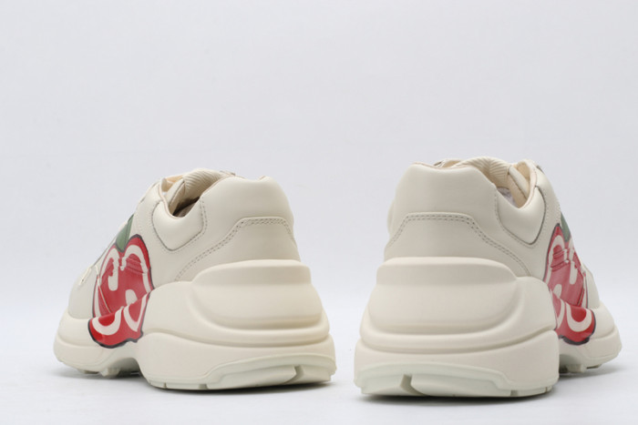 G*u*i* trainer sneaker9