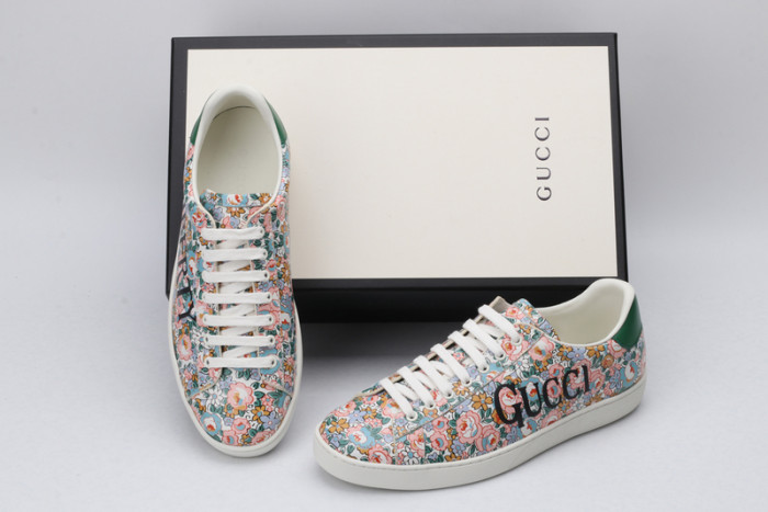 G*u*i* trainer sneaker69