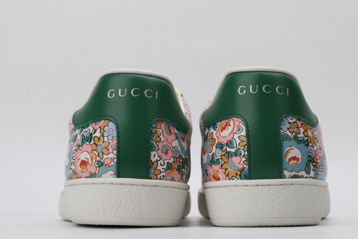 G*u*i* trainer sneaker69