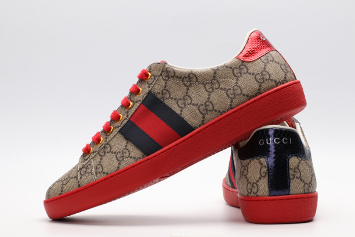G*u*i* trainer sneaker76