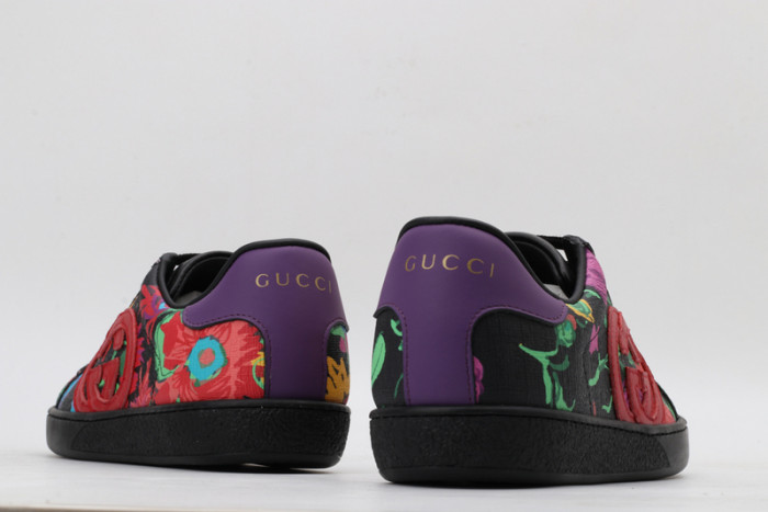 G*u*i* trainer sneaker66