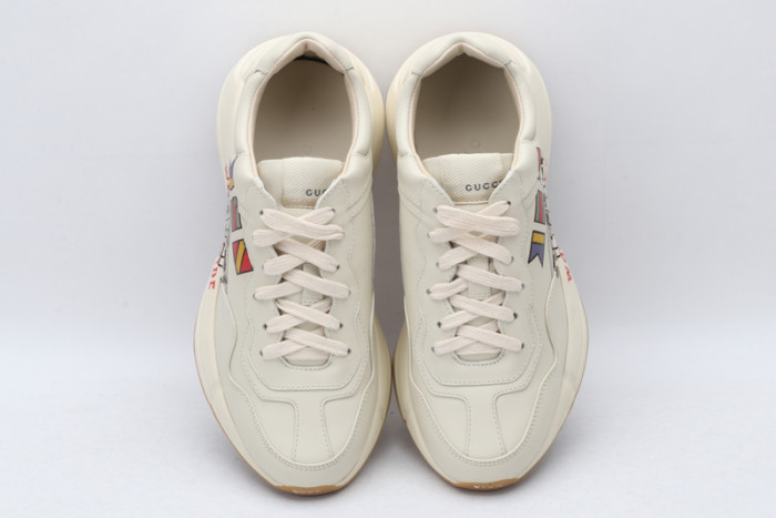 G*u*i* trainer sneaker12